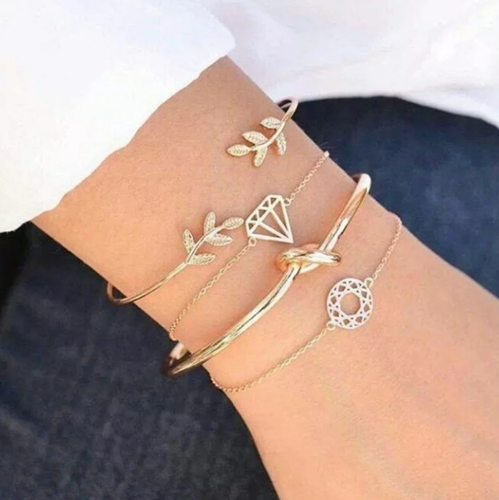 4 Piece Leaf/Knot Gold Bracelet Set